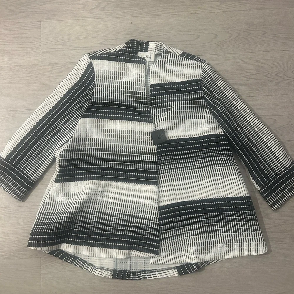 Joseph Ribkoff Kimono Style Jacket Square Button Closure Size 6